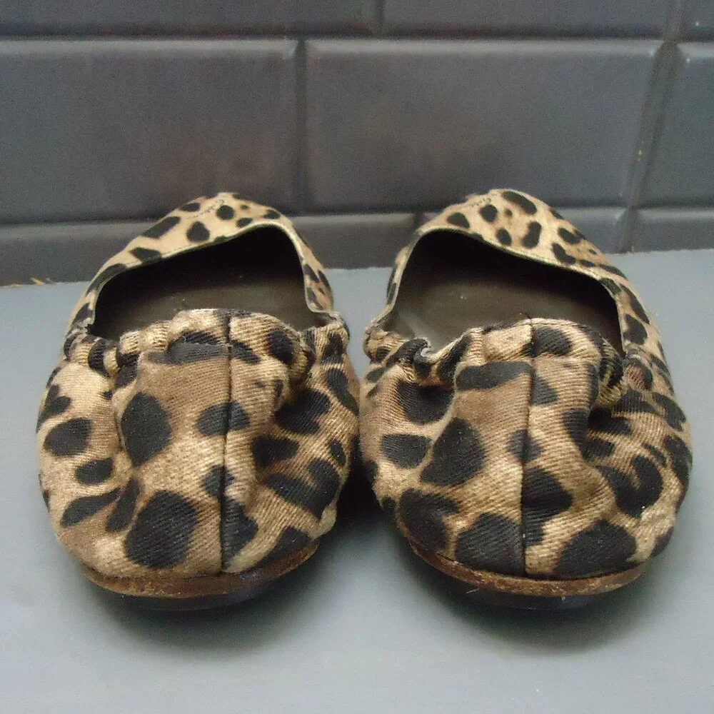 SIZE 39. Dolce & Gabbana leopard scrunch ballet flats. - Picture 4 of 14
